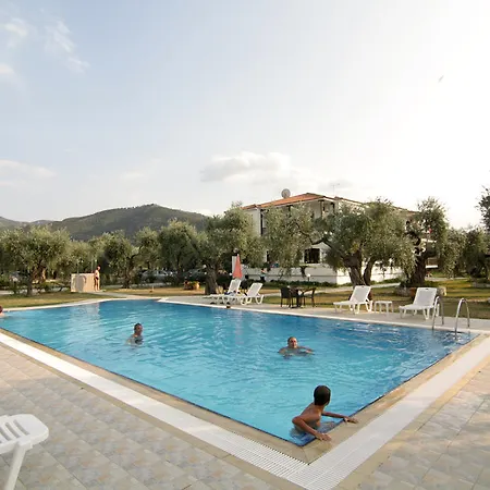 Nefeli Hotel 2*
