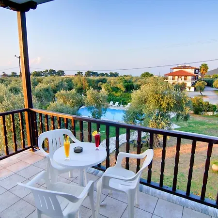 Nefeli Hotel 2*